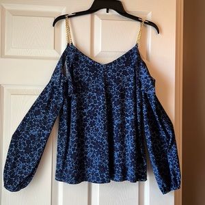 Super cute long sleeve blouse with chain straps